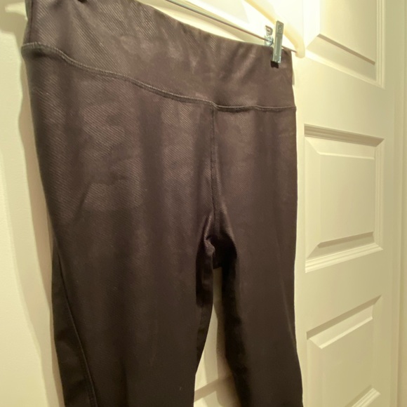 La vie en rose leggings in subtle black camo - Picture 2 of 4